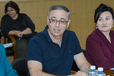 Парламент определится с руководством 1 октября